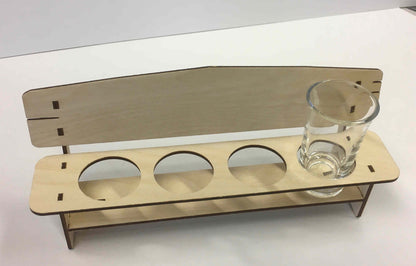 Holz Schnapsbank aus Holz mit Gravur, stilvolle Holzdeko für Zuhause, dekoratives Holzobjekt von Holzdeko-Lasercut-Gravur